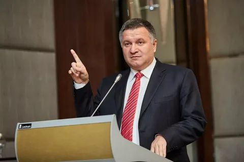 Аваков наполягає на «тотальному карантині»