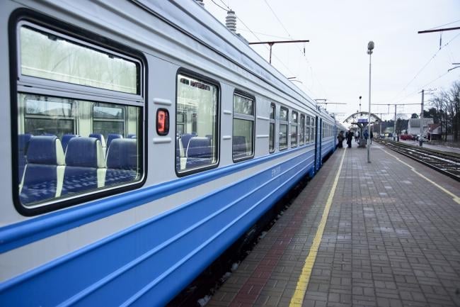 Укрзалізниця встановить в електричках відеокамери і «тривожні» кнопки