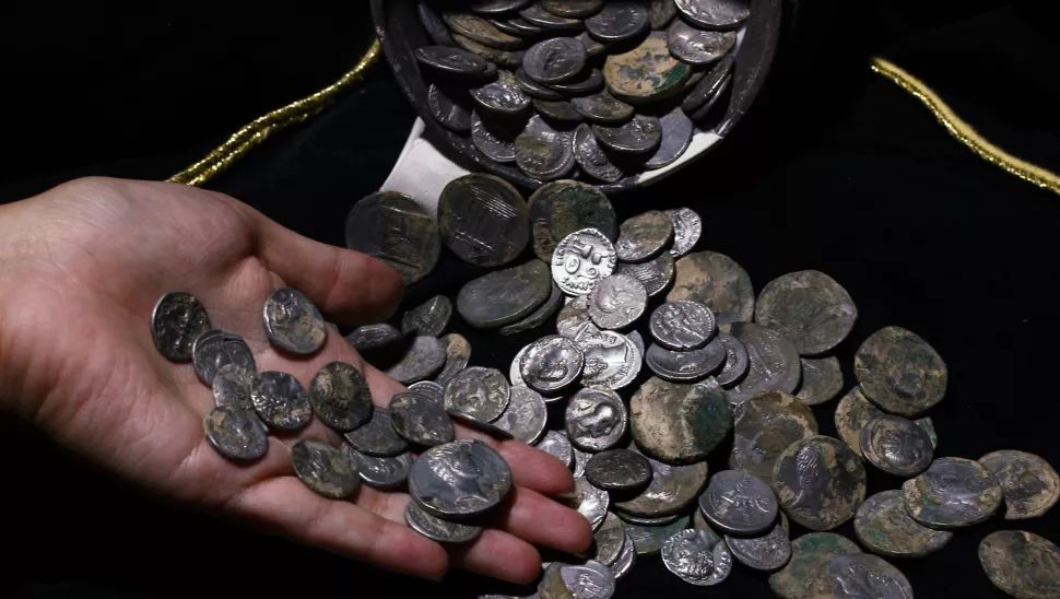 У Туреччині знайшли скарб срібних монет римської епохи, фото