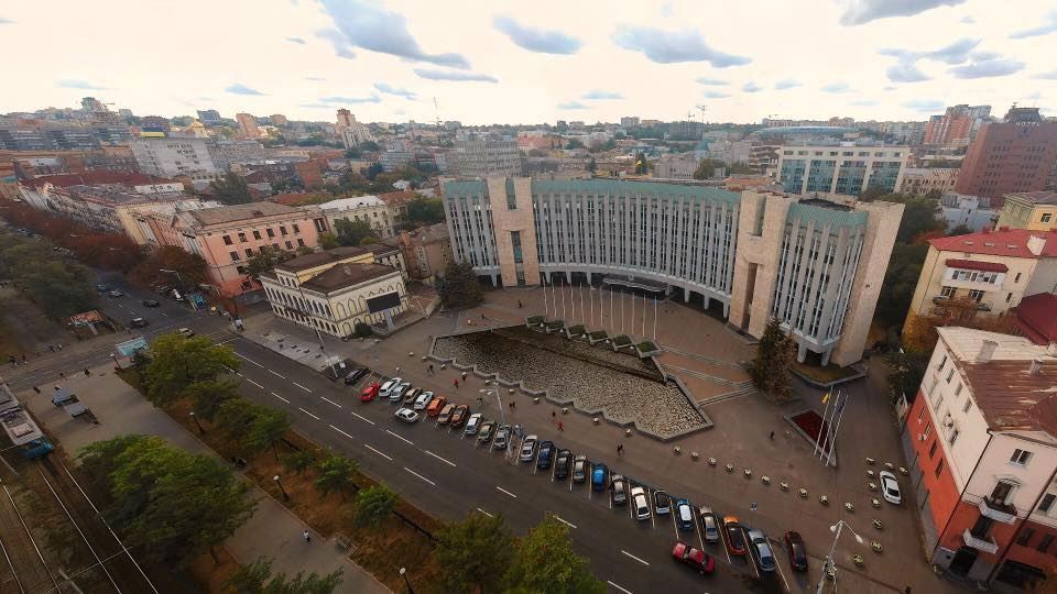 «Занадто багато смертей»: Дніпро вводить жорсткий карантин