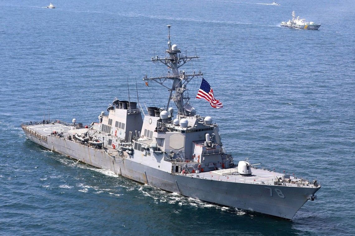 Росія пригрозила США через кораблі у Чорному морі