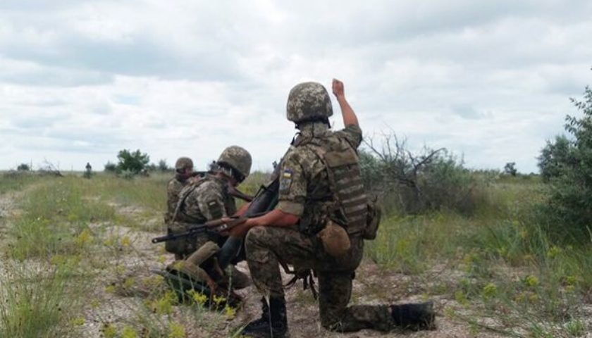 Донбас: бойовики продовжують порушувати режим тиші