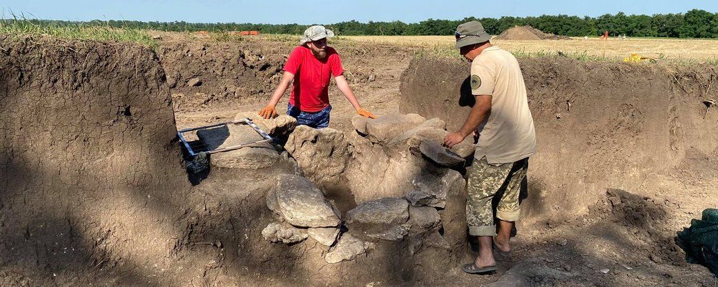 Під Маріуполем знайшли два поховання зрубної культури