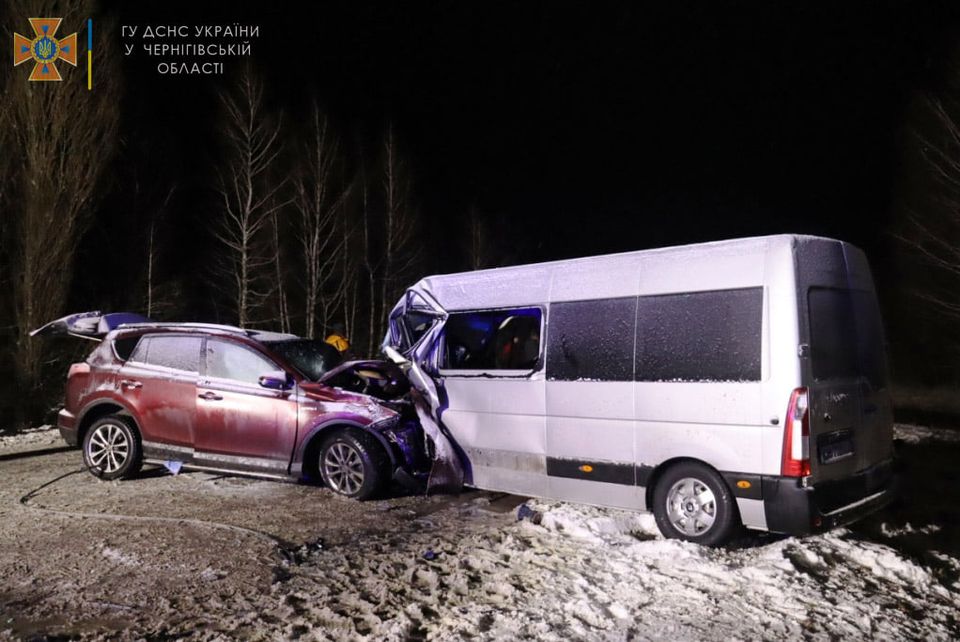 На Чернігівщині внаслідок ДТП  постраждали 11 осіб