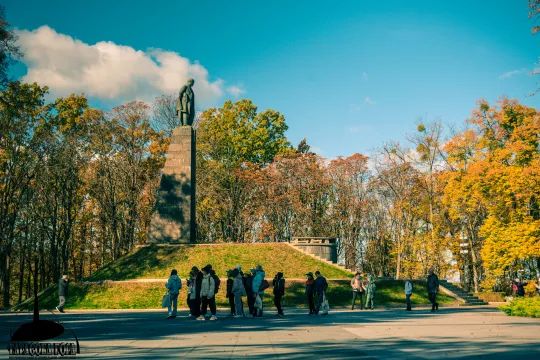 На могилі Тараса Шевченка у Каневі просідає грунт