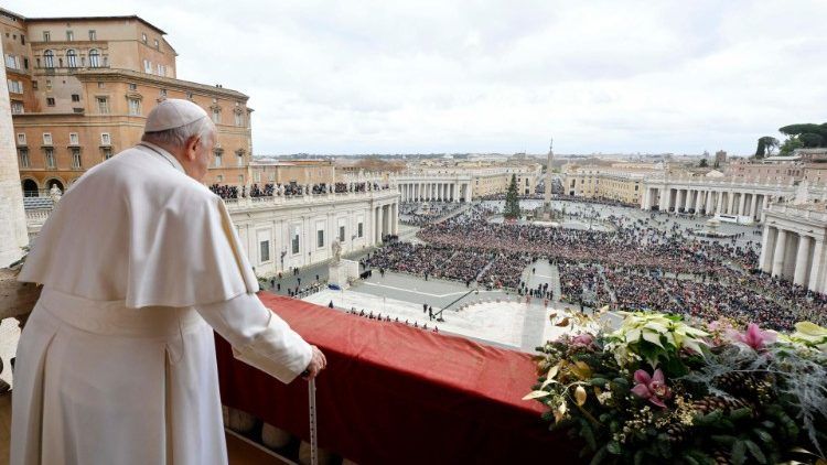 Різдвяна меса: Папа Франциск благає миру для України
