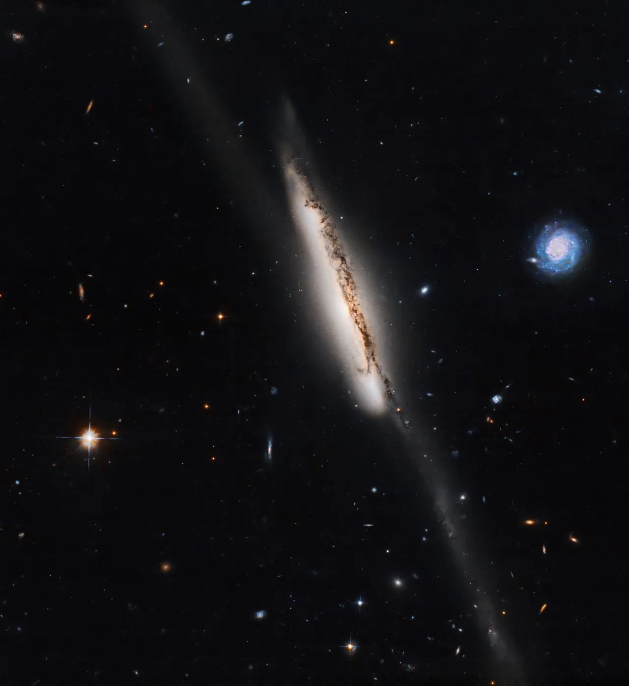 Хаббл сфотографував зоряний міст між двома галактиками