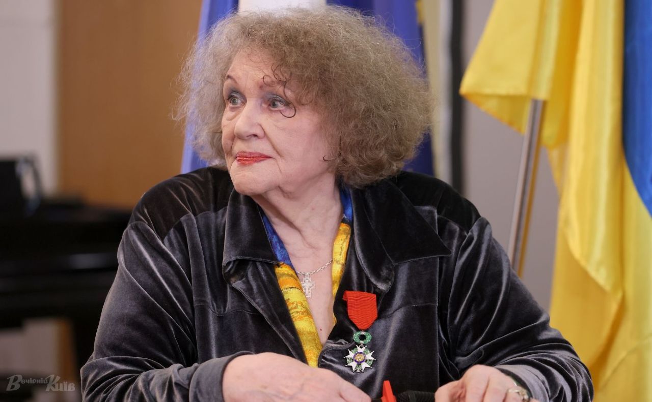 Легендарна письменниця-шістдесятниця Ліна Костенко святкує 94-річчя