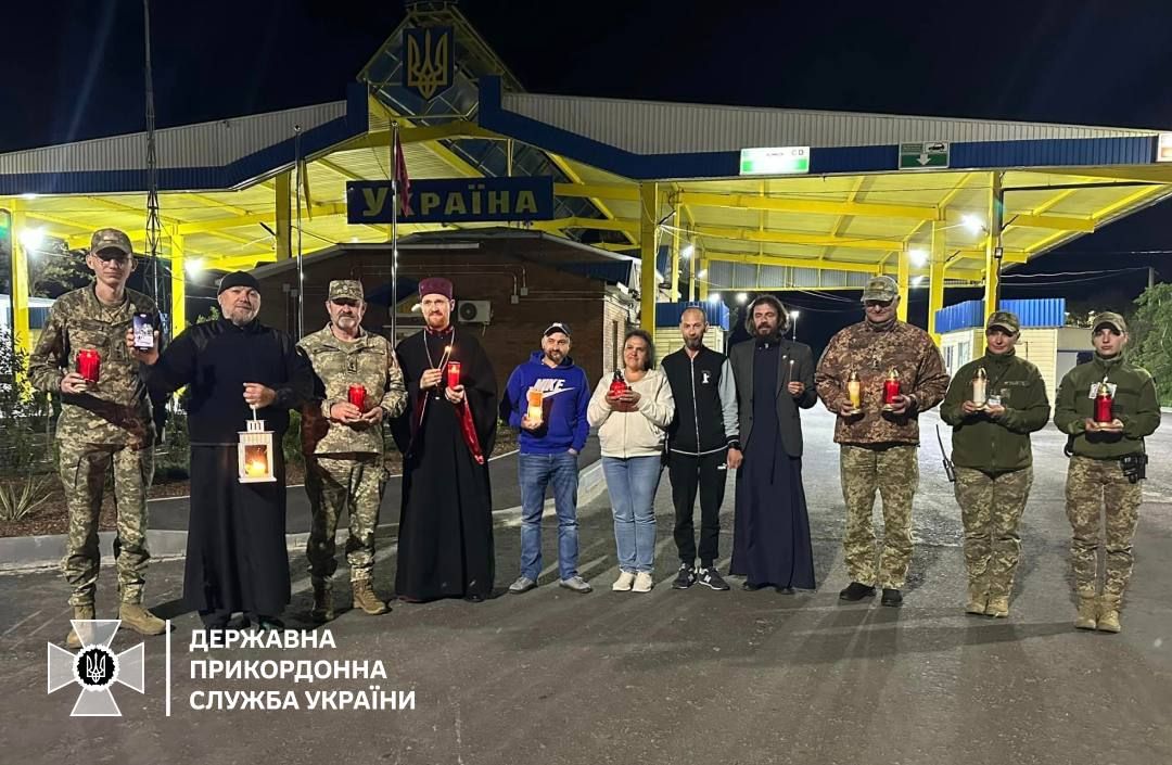 Благодатний вогонь в Україні: Епіфаній привітав українців з Великоднем