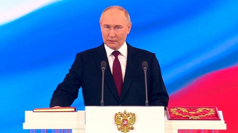 Росія не відмовляється від діалогу з Заходом, заявив Володимир Путін під час своєї п’ятої інавгураційної промови у Кремлі.