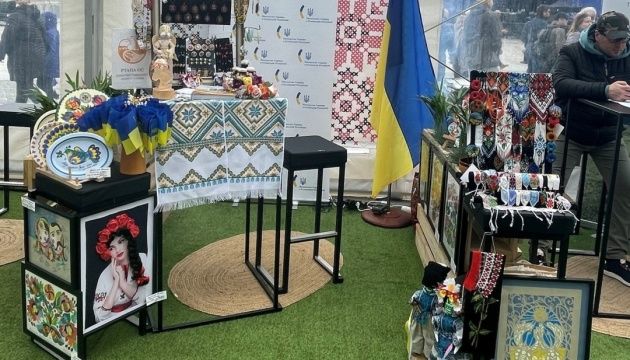 Український стенд був яскравим і колоритним завдяки виробам ручної роботи від майстерні «PTAHA» й Асоціації українських організацій в Естонії.